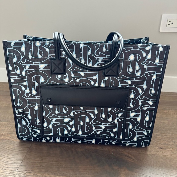 Burberry Rain Capsule Monogram Print Tote - Picture 8 of 17